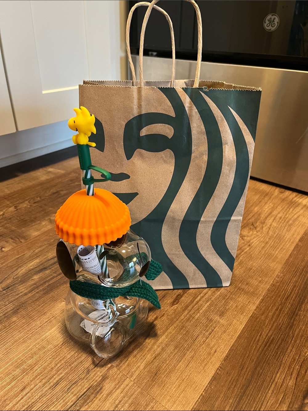 Starbucks Peanuts Snoopy glass cup